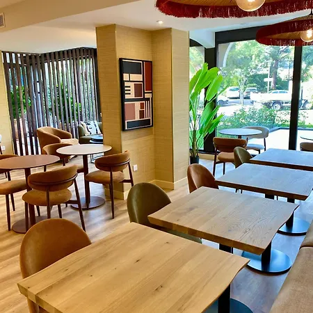 巴西亚酒店 3* 卢贝新城